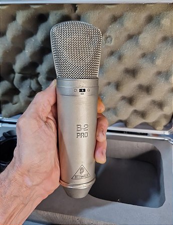 Microfone condensador profissional de estúdio - Behringer B-2 PRO
