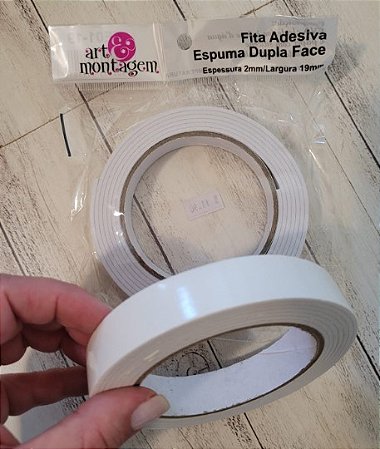 Fita Adesiva de Espuma Dupla Face 19mm - "Fita Banana" - Art e Montagem