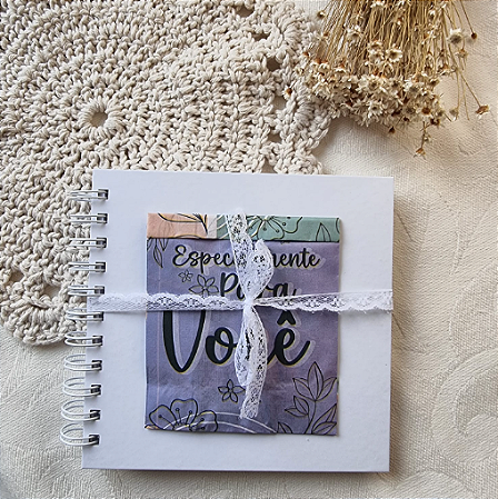 Caderno para Colagem tamanho 15x15cm Papel Retrô