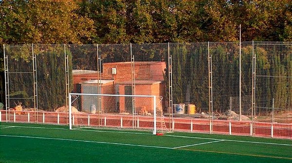 Rede de Proteção Esportiva Sob Medida para Campos de Futebol, Society, Futsal e Quadras - Fio 6 Poliéster Seda