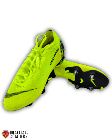 Chuteira Nike tamanho 40 - Willian