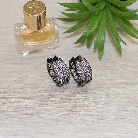 Argola cravejada com microzircônias