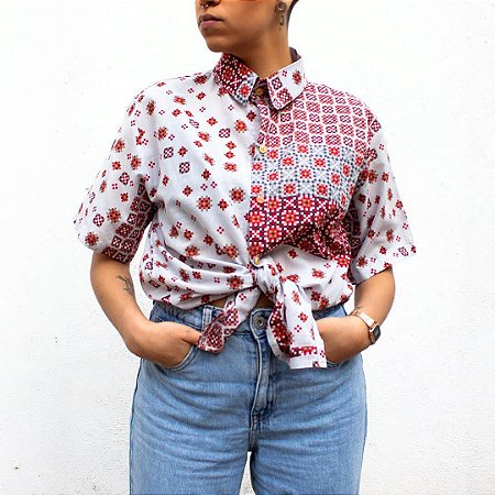 camisa botão estampada