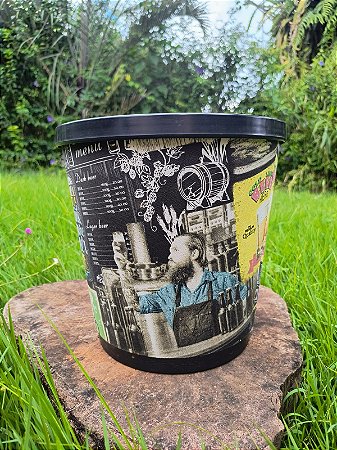 Cachepot Preto com Figuras de Cerveja - Pote 25