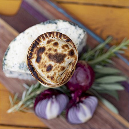 Empanada de gorgonzola e cebola morada (3 unidades congeladas)