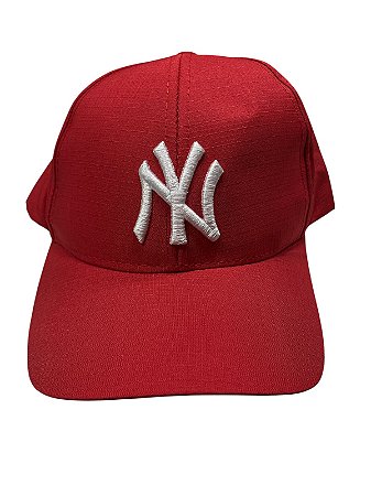 Boné inspirado na NY(logo na frente)- VERMELHO