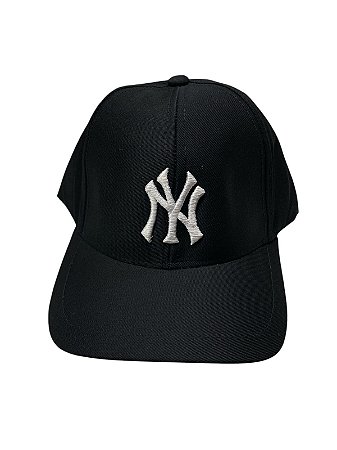 Boné inspirado na NY(Logo branca)- PRETO
