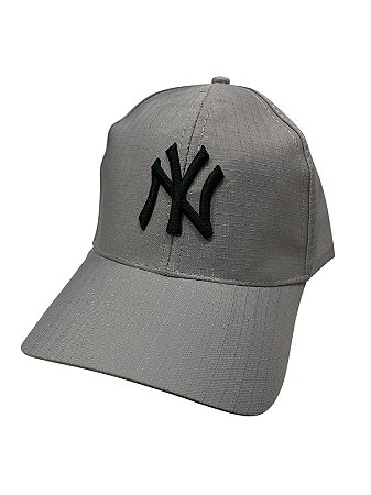 Boné inspirado na NY (nome grande preto ) - Cinza Claro