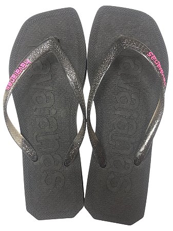 SANDÁLIA INSPIRAÇÃO HAVAIANAS - PRETA COM DETALHE ROSA