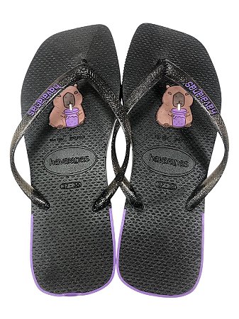 SANDÁLIA INSPIRAÇÃO HAVAIANAS - CAPIVARA PRETA COM ROXO