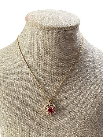 Colar Folheado Dourado Com Pedra Vermelha- AK22