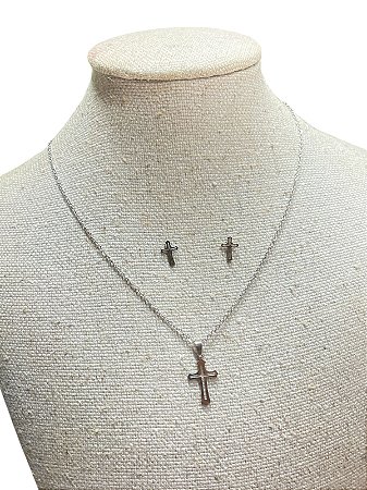 CONJUNTO DE BRINCO + COLAR CRUCIFIXO PRATA
