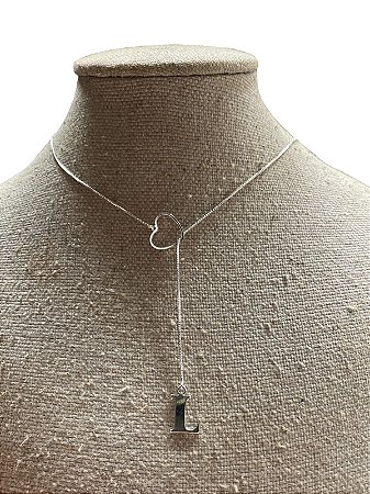 Colar Gravatinha - Prata | Letra L