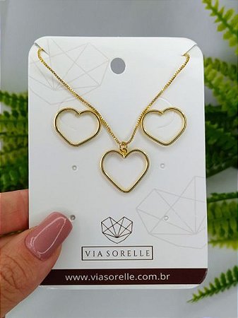 Conjunto colar e brinco coração liso vazado banhado em ouro 18k
