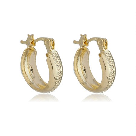 Brinco mini argolinha fechada lista trabalhada banhado ouro 18k