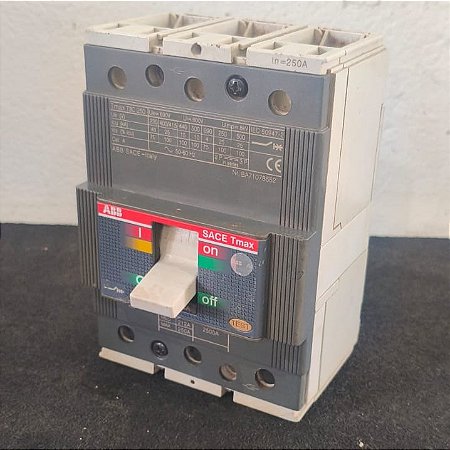 1SDX001126R1 Disjuntor De Caixa Moldada T3c 250 Tmd160-1600 3p Ff 50c + Acess. – ABB (USADO)