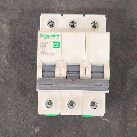 EZ9F33332 Disjuntor Termomagnético Easy9 3p 32a Curva C 3ka 400v - SCHNEIDER (USADO)