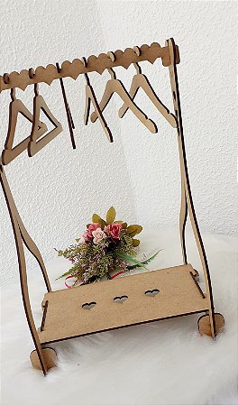 Cabideiro Grande em MDF com 6 cabides (Medidas 25x16x35)