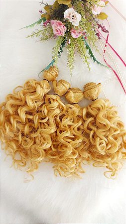 Cabelo Cacheado curto loiro (Medida 20cm x 60cm de extensão)