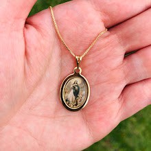 Colar com Medalha Oval de Nossa Senhora da Conceição