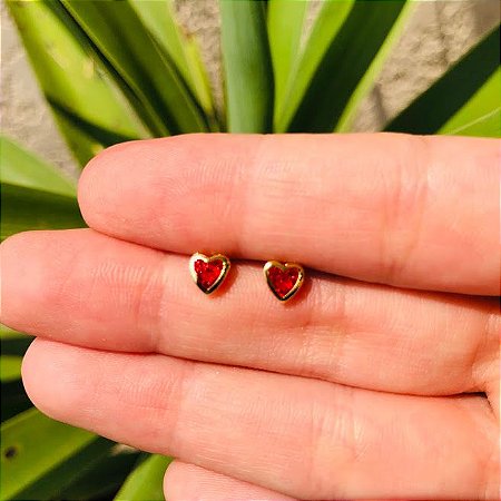Brinco Infantil Coração com Pedrinha Vermelha