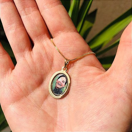 Colar com Medalha Oval de Chiara Corbella Petrillo