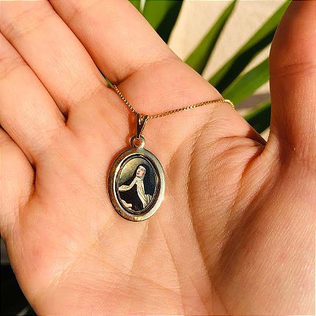 Colar com Medalha Oval de Santa Teresa D'avila