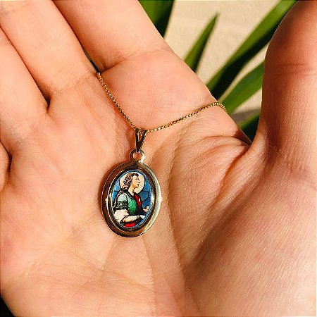 Colar com Medalha Oval de Santa Cecília