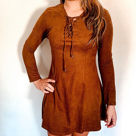 vestido veludo marrom
