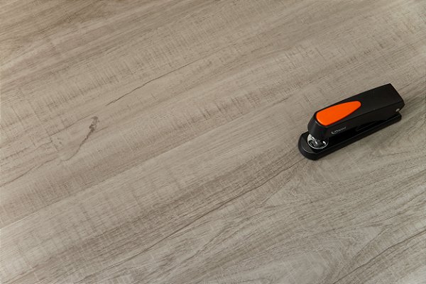 LVT - Piso Vinilico Impacto Horus 3mm C050 (CXA 3,37m²)
