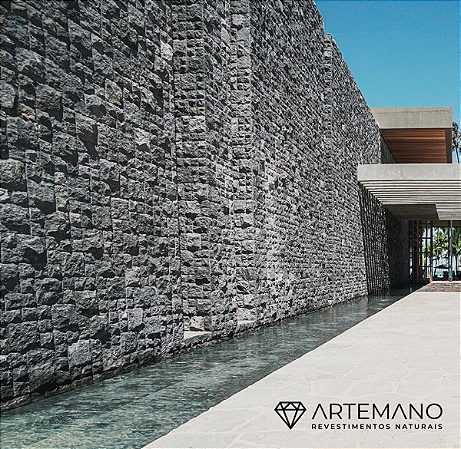 Pedra Hitam Bruta 20x20