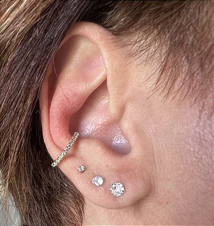 BRINCO PIERCING FAKE SLIM COM ZIRCONIAS BANHADO A OURO 18 K - UNIDADE