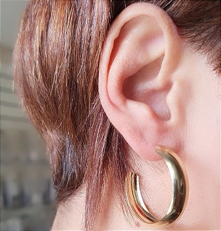 BRINCO ARGOLA ABAULADA M BANHADO A OURO 18 K