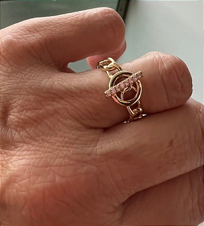 ANEL AJUSTAVEL CORRENTE COM ZIRCONIAS BANHADO A OURO 18 K
