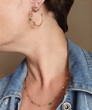 CONJUNTO COLAR E BRINCO ARGOLA COM BAGUETES COLORIDAS BANHADO A OURO 18 K