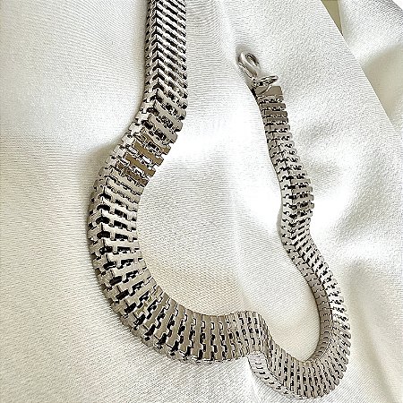 COLAR CHOKER CORRENTE GROSSA BANHADO A OURO OU RODIO