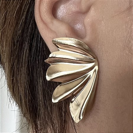 BRINCO FOLHA BANHADO A OURO OU PRATA