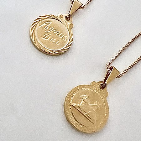 COLAR COM PINGENTE AGNUS DEI BANHADO OURO 18 K