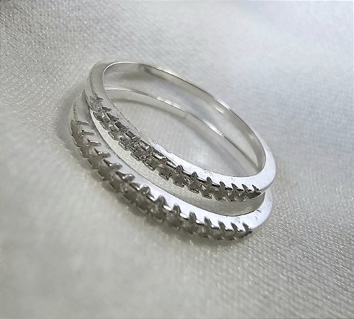 ANEL APARADOR DUO SLIM COM ZIRCONIAS EM PRATA 925