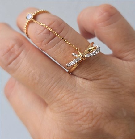 ANEL AJUSTAVEL DUPLO COM ZIRCONIAS E CORRENTE BANHADO A OURO 18 K