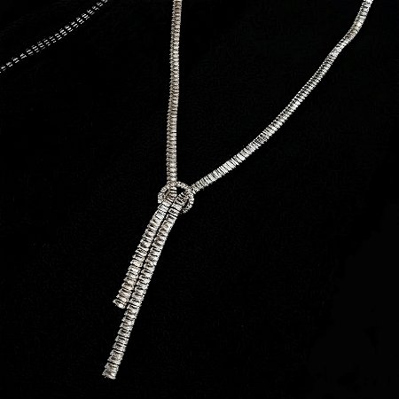 COLAR GRAVATINHA COM BAGUETES BANHADO A OURO 18 K E RODIO