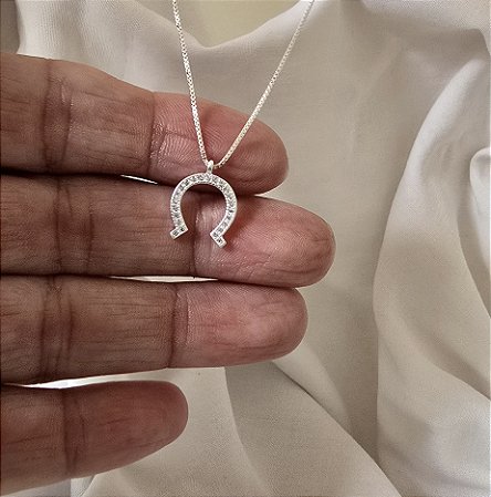 COLAR FERRADURA COM MICROZIRCONIAS EM PRATA 925