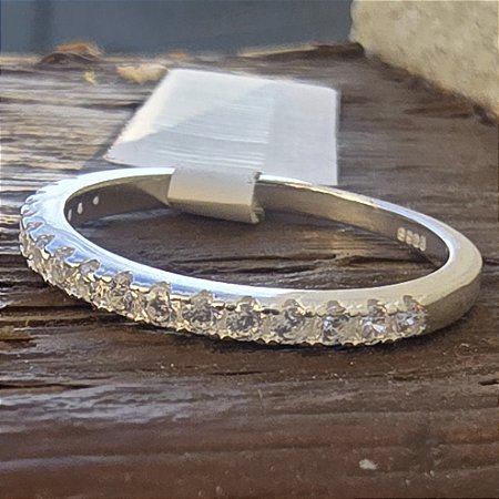 ANEL APARADOR MEIA ALIANÇA COM MICROZIRCONIAS EM PRATA 925