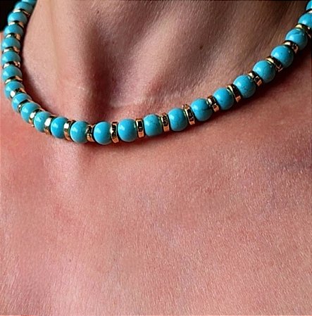 COLAR PEDRA NATURAL TURQUESA COM DETALHES BANHADO A OURO 18K