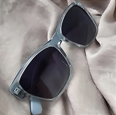 OCULOS SOLAR POLARIZADO COM PROTEÇÃO UV - CINZA
