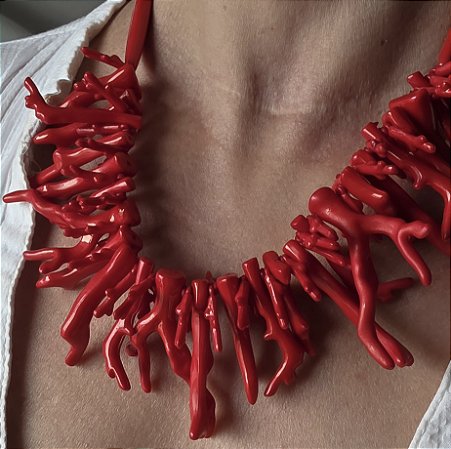 COLAR CORAIS RESINA VERMELHO