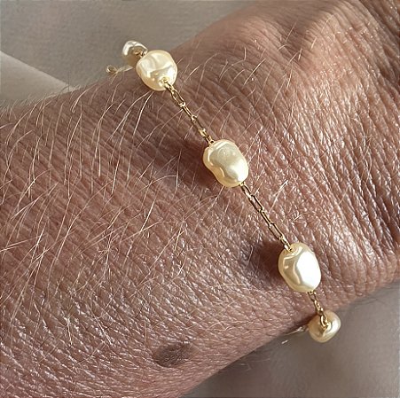 PULSEIRA PEROLA AGUA DOCE BANHADA A OURO 18 K