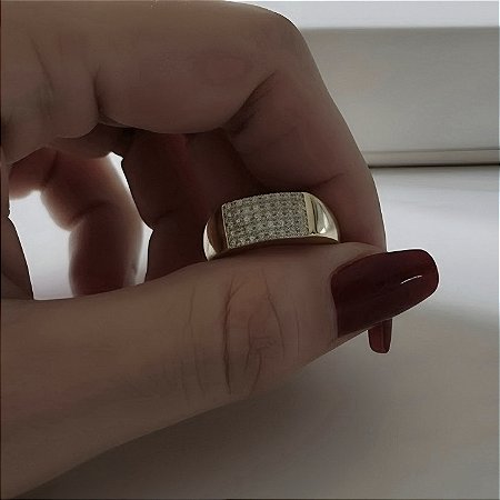ANEL AJUSTAVEL DEDINHO COM ZIRCONIAS BANHADO A OURO 18 K