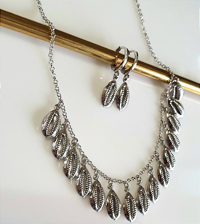 CONJUNTO COLAR E BRINCO ARGOLA COM PINGENTES DE BUZIOS BANHADO EM RODIO