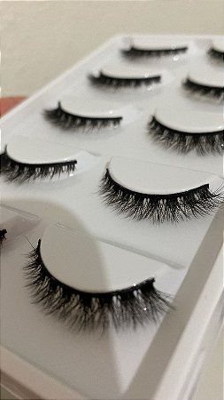 Cartela com 5 Pares de Cílios Postiços 3D E08MINI